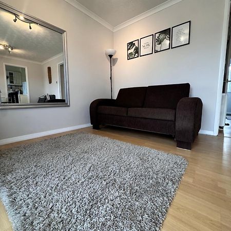 Apartment By The Beach Swansea Esterno foto